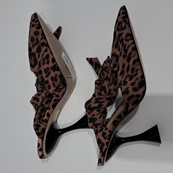 Gianni Bini Henzlee Leopard Print Chiffon Wrap-Up Dress Pumps - Picture 5 of 7